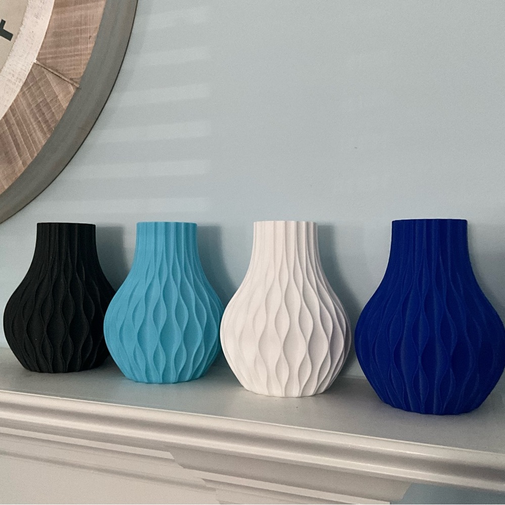 NEW! Stylish Modern Vase Made- RESIN Printed Glow-In-The-Dark
